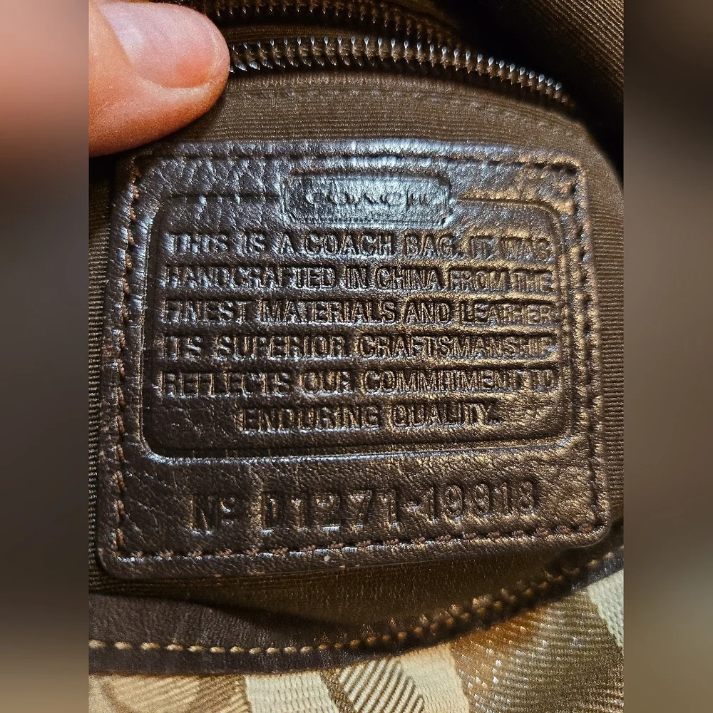 Coach Legacy 19918 Vintage Signature Shoulder Bag - Tan/Brown Jacquard & Leather - Picture 3 of 13